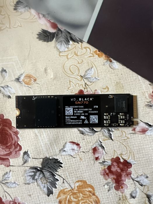 Ssd Sn770  2 TB folosit foarte putin