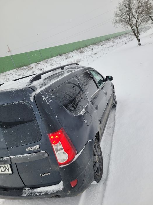 Vând logan mcv 2008