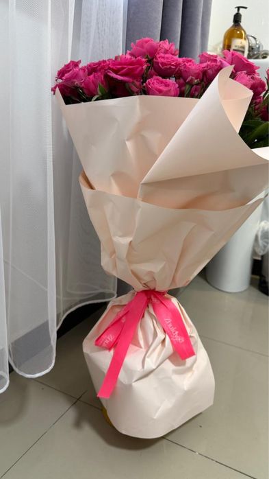 Кустовые розы букет