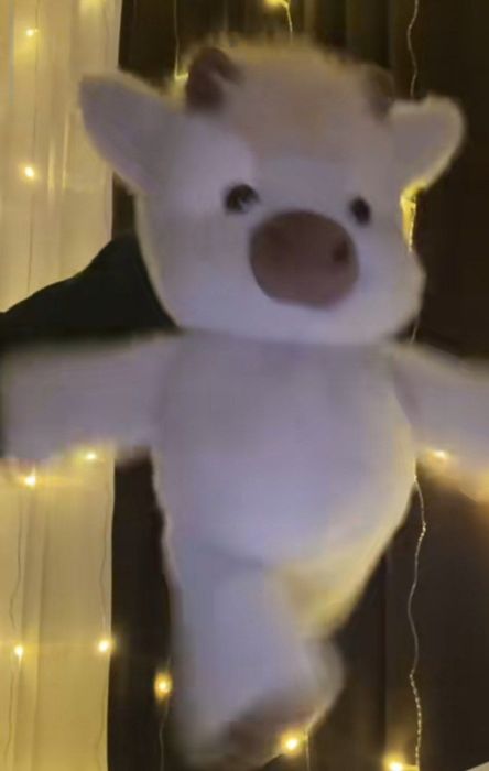 Продам Трендового Плюшевого Теленка — Тот Самый из ТикТока!