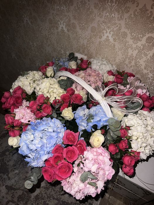 Продам букет в корзине