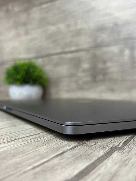 б/у MacBook Pro 15” i7/ 16Gb/ 512Gb / 2018г.