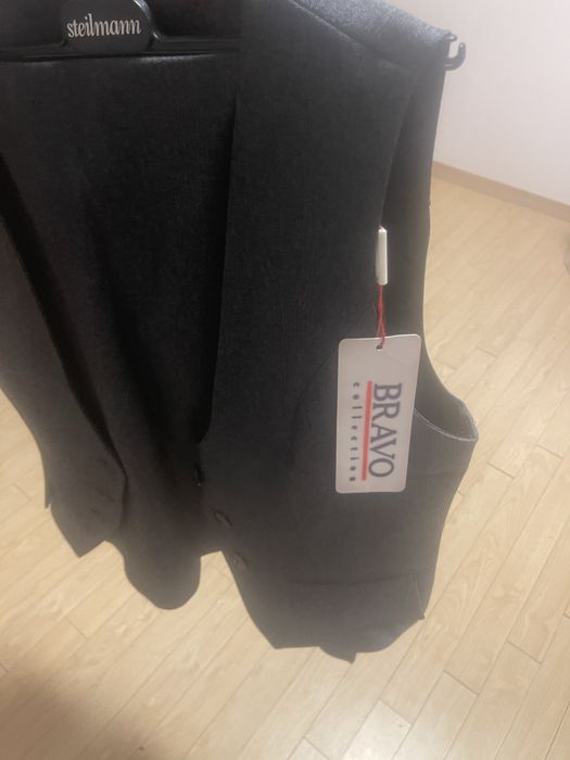 Офисная одежда серого красивого цвета