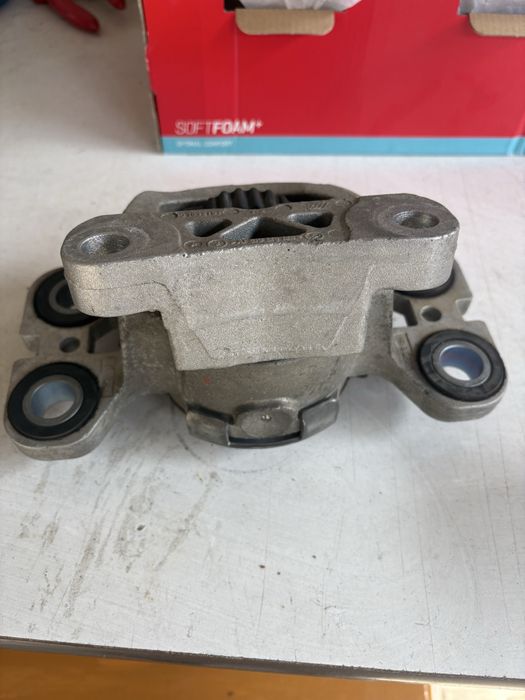 Опора (подушка) двигателя Land Rover