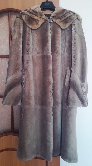 Продается удлиненная шуба (стриженный бобёр)