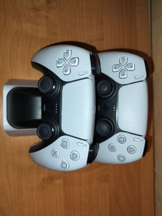 Продам PS5 в отличном состоянии