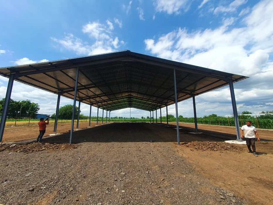 Hala metalica 15×30×4 structura  din ipe 200 cu tabla pe.acoperis