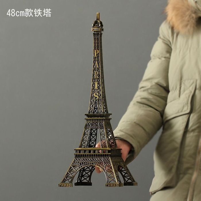 Продам статуэтку Эйфелеву башню