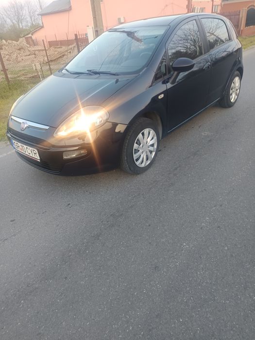 VAND FIAT PUNTO EVO BENZINA 1,2 AN 2011 KM 88600 reali