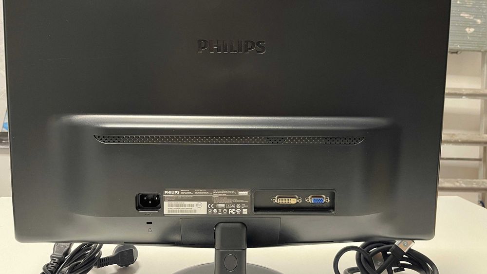 Monitor LED Philips 23″ Full HD 236V3LSB/00 – stare foarte bună
