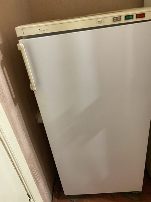 Продам морозильный холодильник