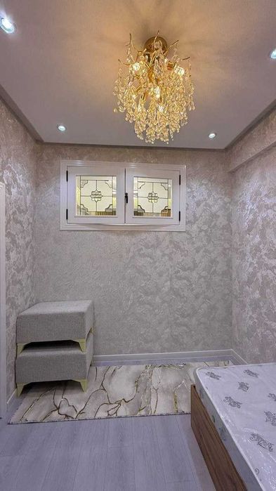 СамГаси худудида жойлашган 3 хонали квартира студия сотилади