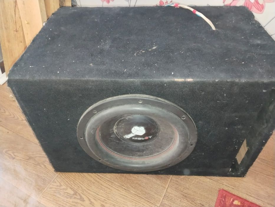 Продам саб и две колонки.