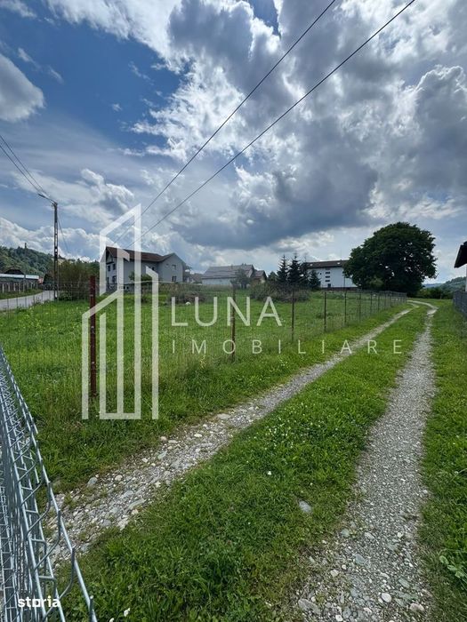 Teren intravilan 1.000 mp | Moieciu de Jos