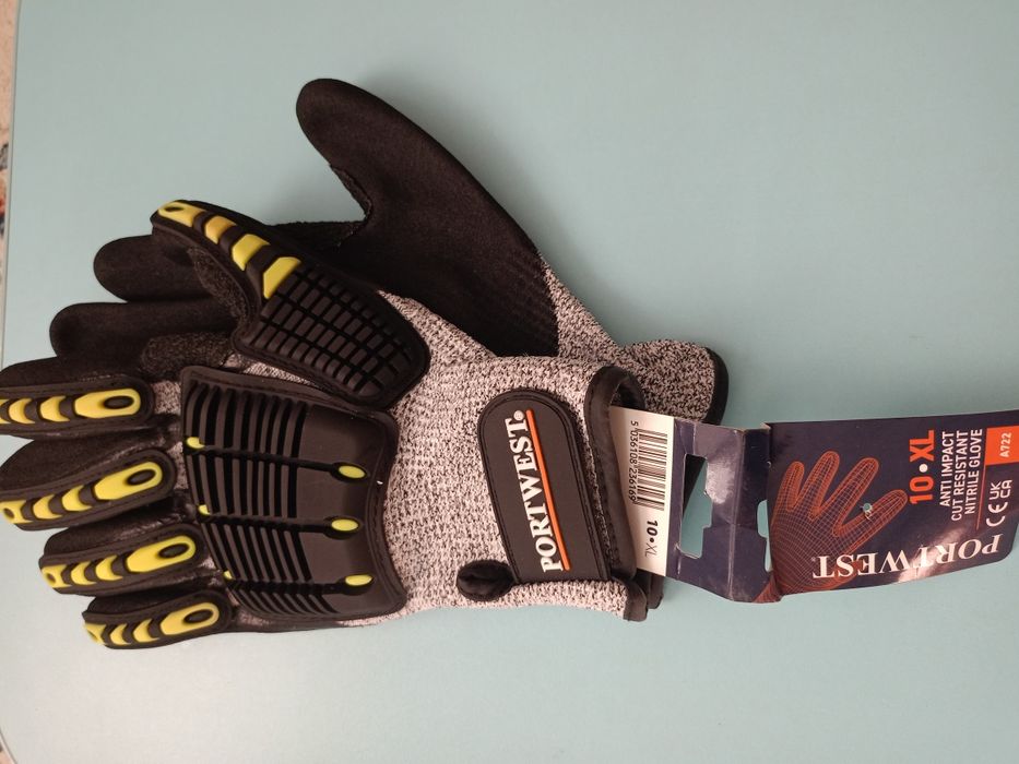 Продам спецодежду