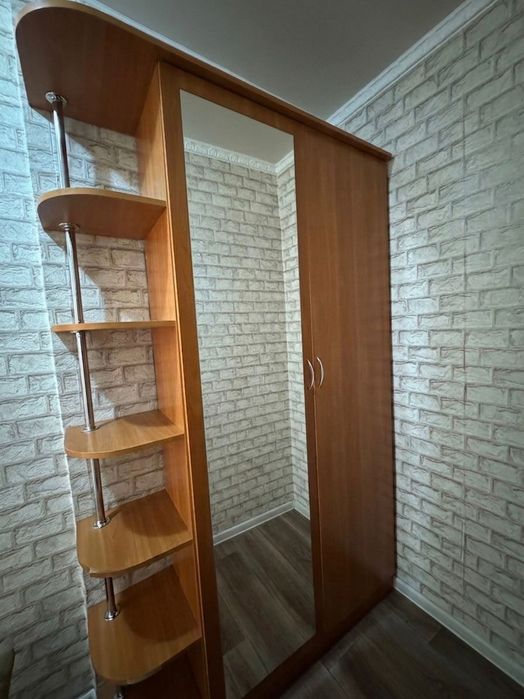 Продам прихожую для дома