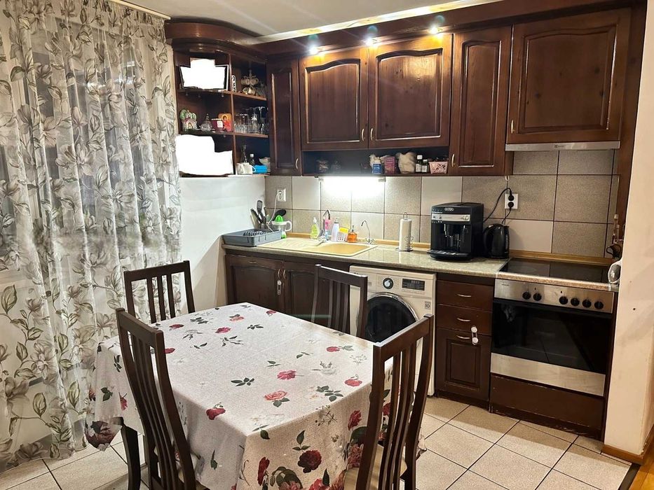 Продава се Тристаен апартамент в Пловдив, Център - 72 кв.м за 1875 €/кв.м - Снимка #2