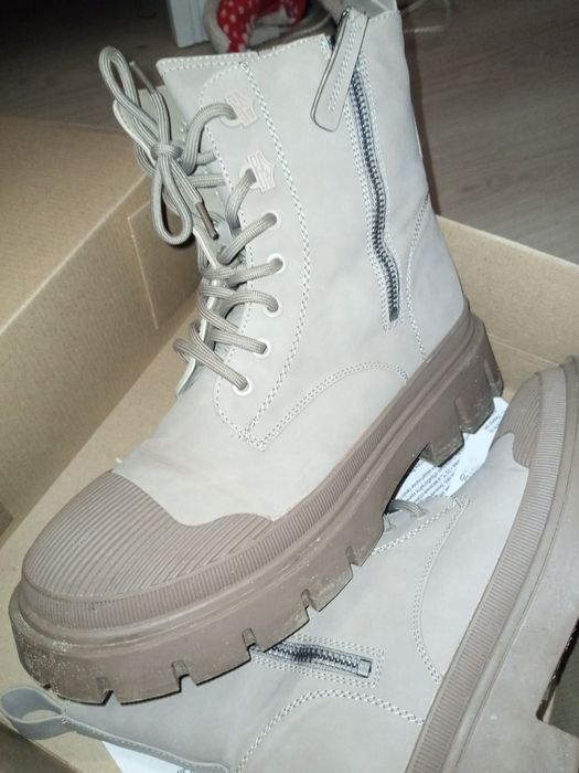 Продам зимние ботинки