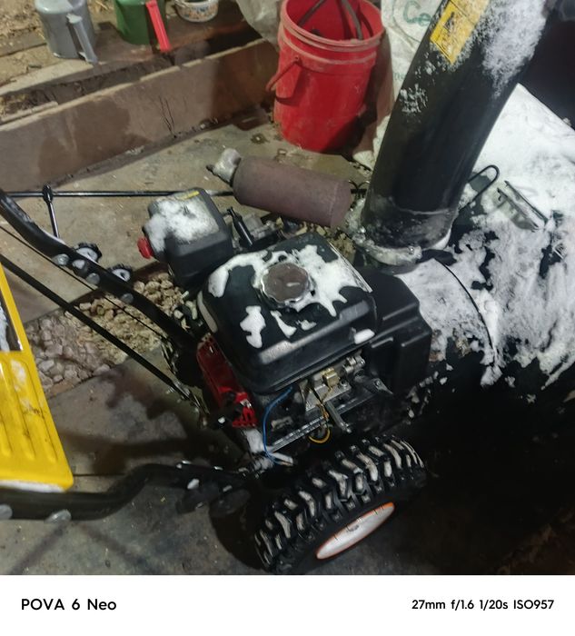 Продам снегоуборщик