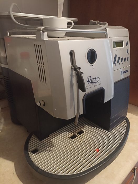 Продам кофемашину Саеко