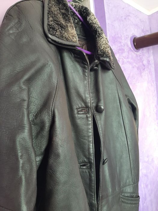 Естествено кожена шуба почти нова без забележки.