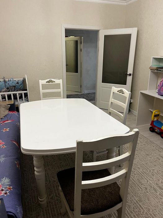 Продам стол и стулья