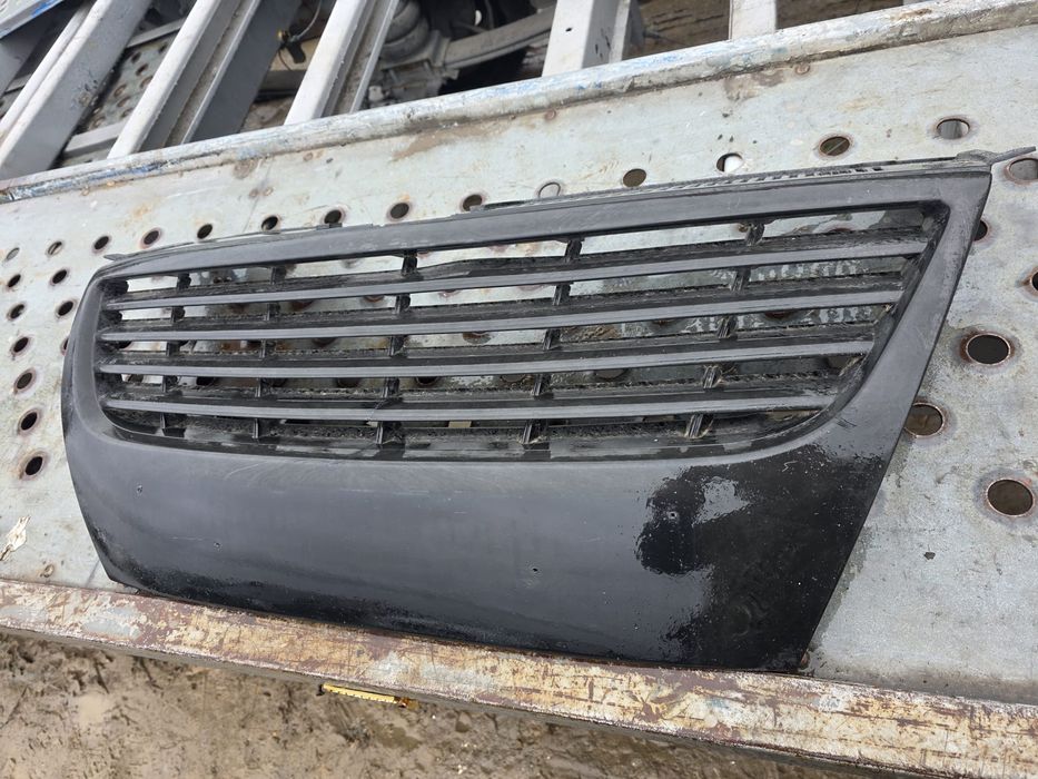 Grila fata vw Passat b6