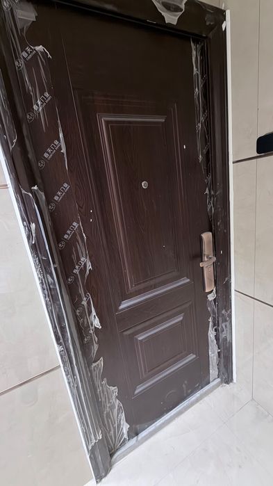 Продается выходной дверь