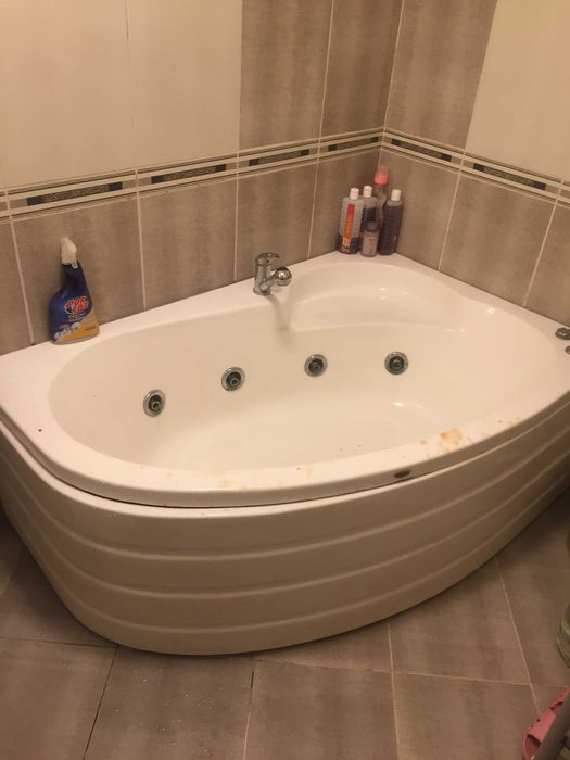 компактна хидромасажна вана