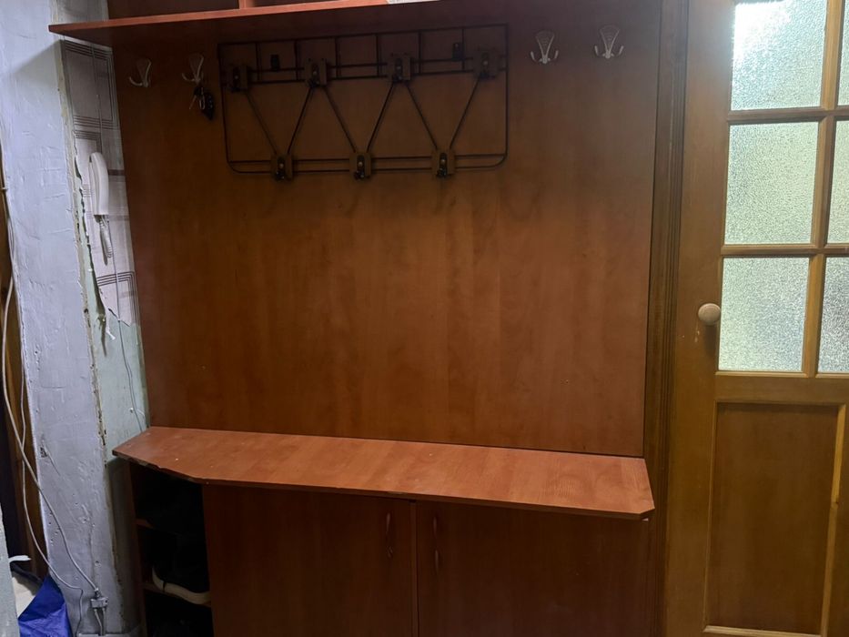 Продам прихожку. Шкаф.