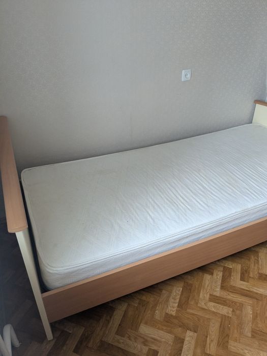 Продам кровать односпальную