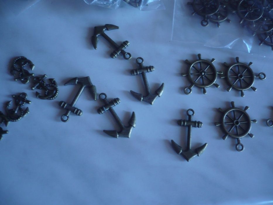 медальон 'Карибски пирати' , 'бързи и яростни'