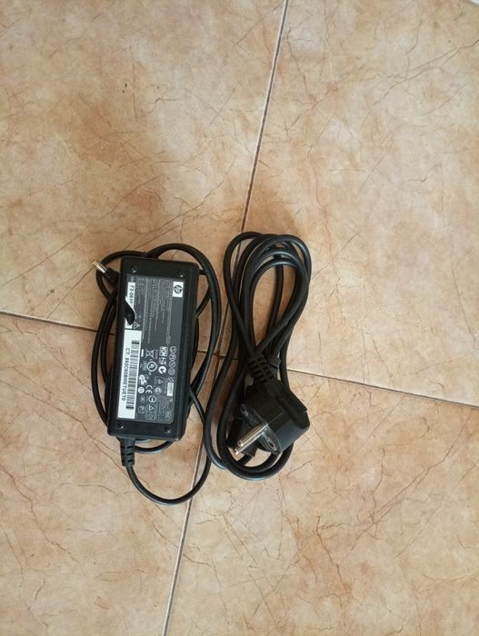 Зарядно за лаптоп