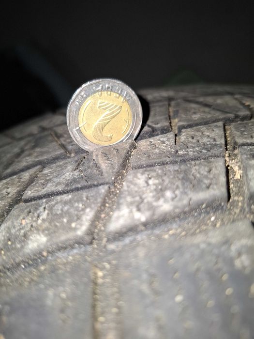 Гуми 245/65/17 bridgestone blizzak dmv1  3броя гуми 245/65/17