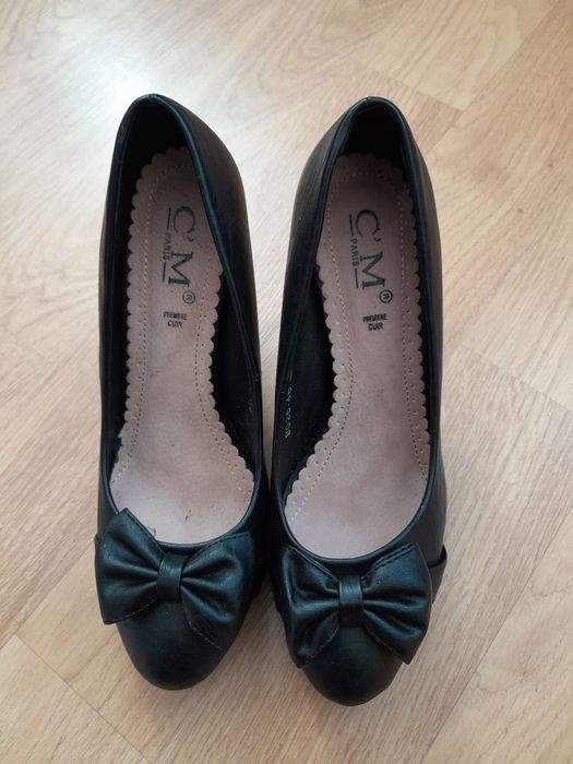 Дамски обувки с панделка