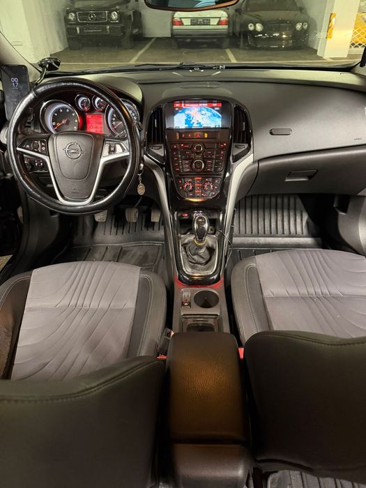 Opel Astra J Sports Tourer 2015