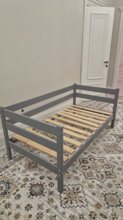 Детская кровать с матрасом бу