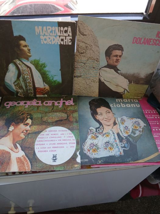 Viniluri cu muzica populara