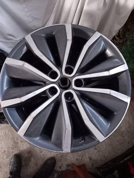 Джанти Nisan Рено 19