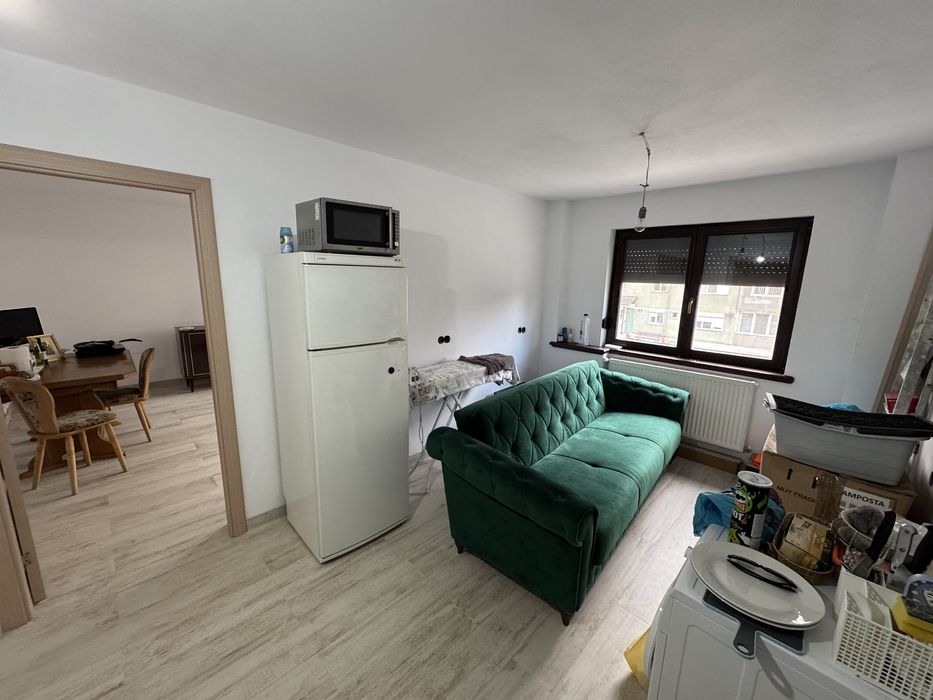 Vând apartament cu 3 camere