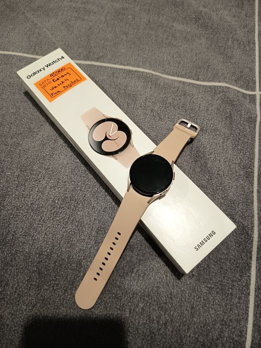 Apple watch 5 series samsung watch 5 pro