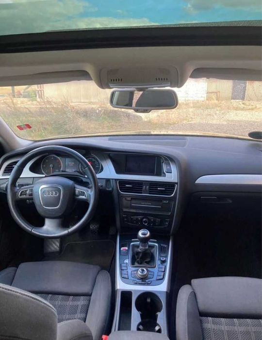 Dezmembrari / Dezmembrez / Piese Audi A4 B8 (2007–2015)