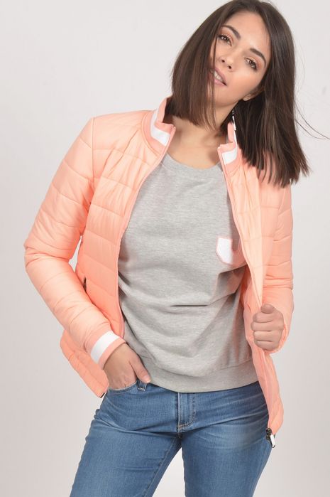 Juvia ново преходно яке