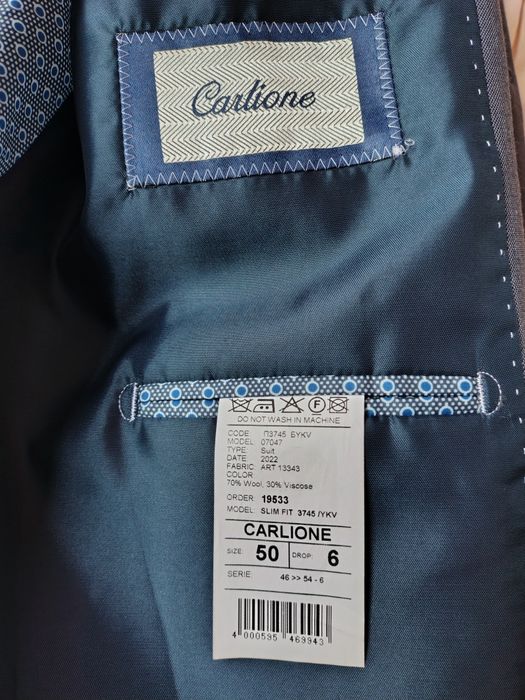 Костюм двубортный