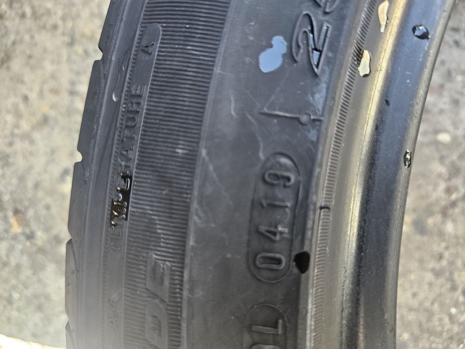 Гуми 255/45/19 дот19