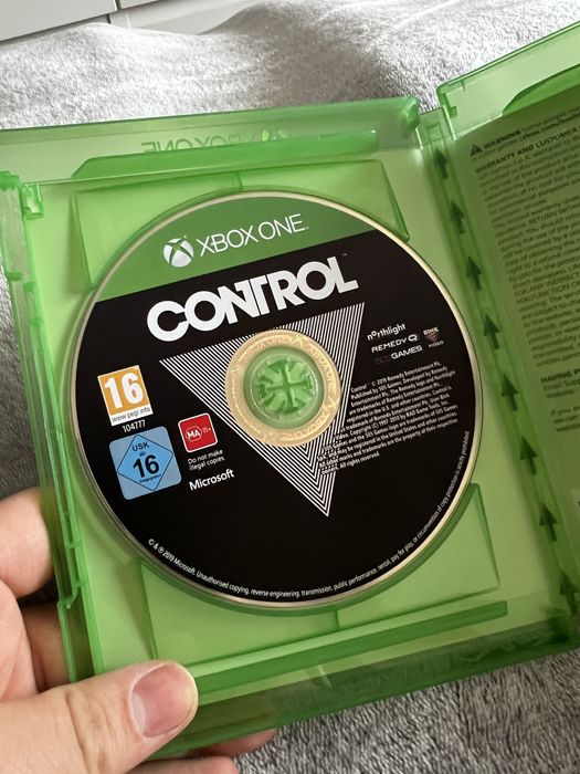 Control (без DLC-тата) за Xbox One и Xbox Series X