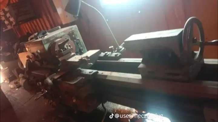 Продаю токарное оборудование