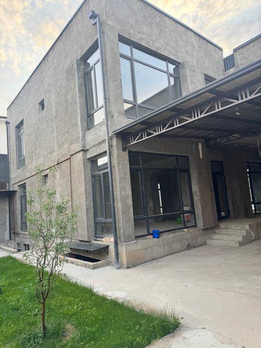 Продаётся двухэтажный дом в стиле хай-тек (6 соток).