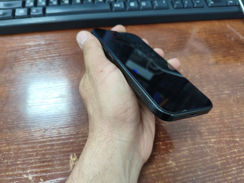 Продам свой айфон 15 .