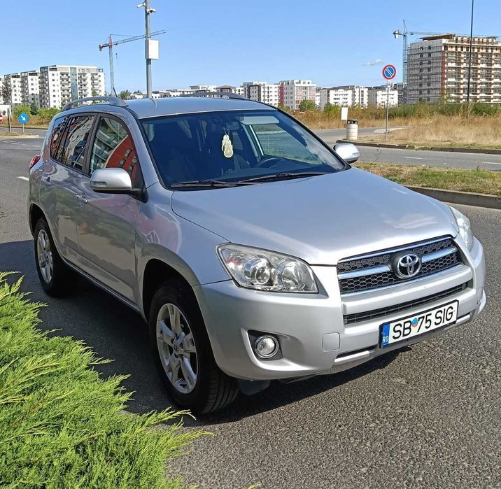 Mașină Toyota RAV4 2009